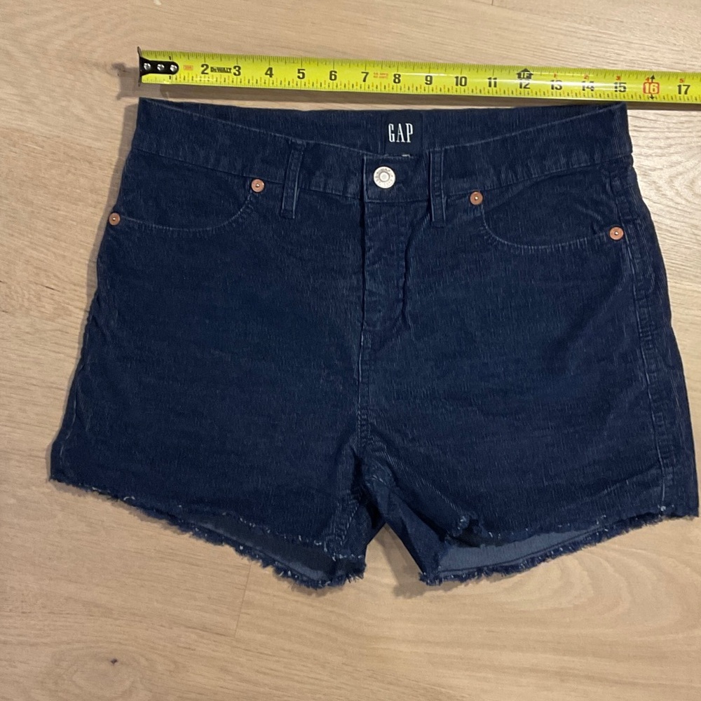 GAP Women's navy blue corduroy, size 6 Shorts